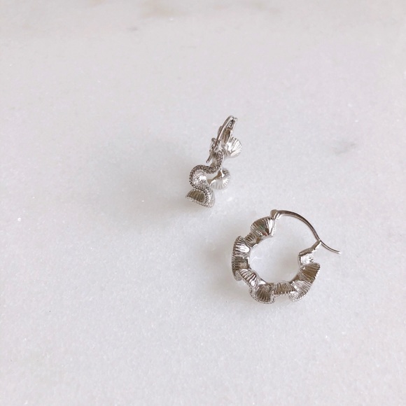 S925 Silver twisted Wavy Hoop Earrings - Picture 2 of 12